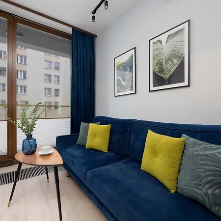 Ogrodowa Elegant With Parking And Air Conditioning In By Renters * Warschau