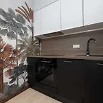 شقة Ogrodowa Elegant With Parking And Air Conditioning In By Renters